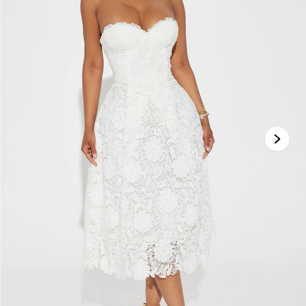 Elegant White Lace Strapless Dress